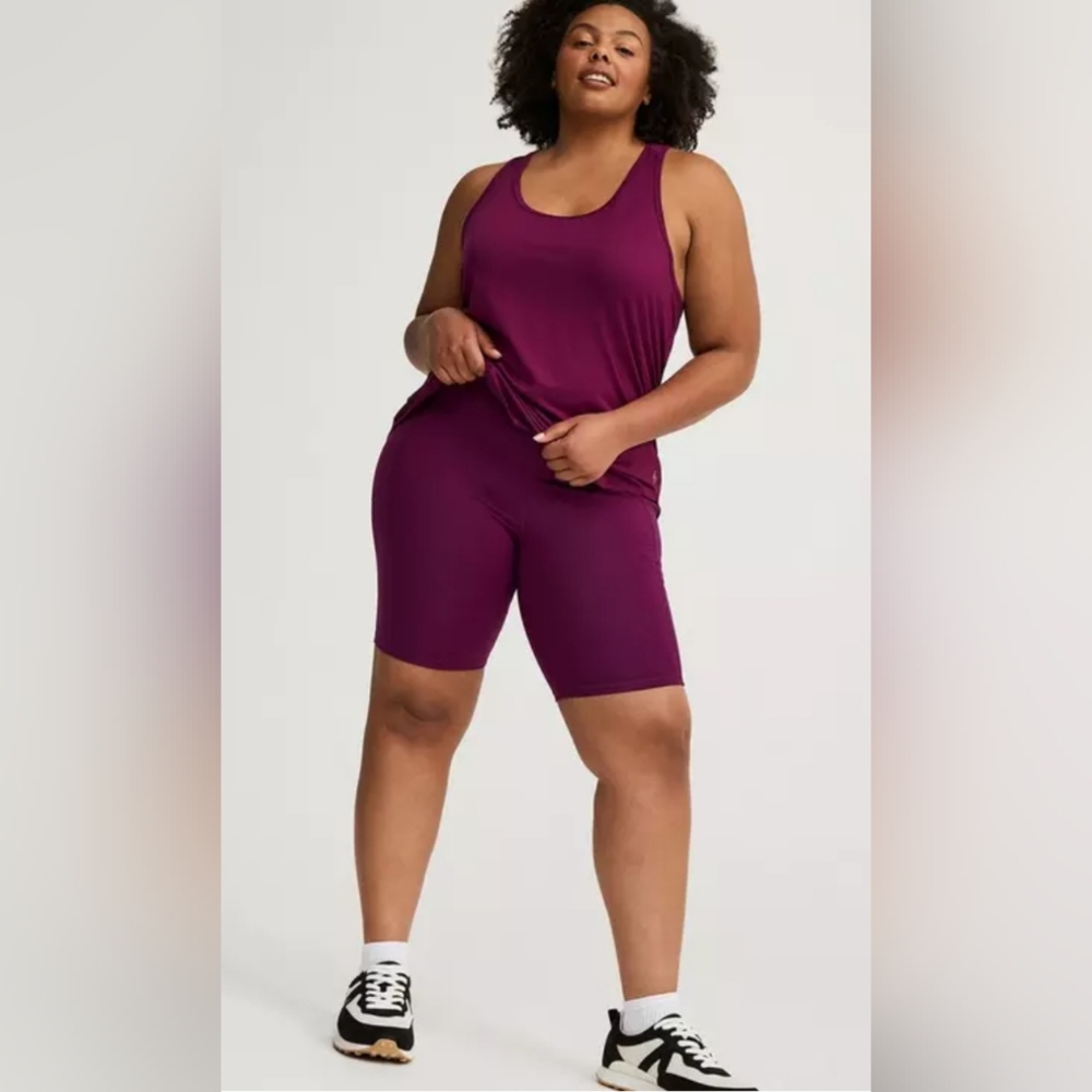 Torrid Performance Core V-Band Active Bike Shorts NWT Size 4